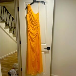 NEVER WORN with tags! Beautiful yellow Sau Lee yellow gown